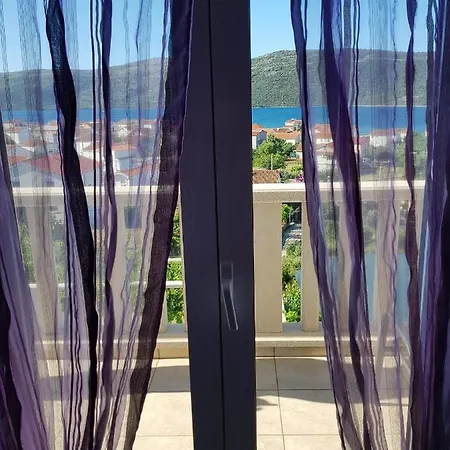 Karolina * Poljica (Trogir)