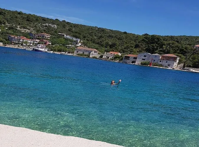 Karolina * Poljica (Trogir)